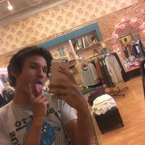 Meet your Posher, Bobby